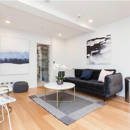 Spacious One Bedroom Apartment In Newmarket Auckland Eksteriør billede