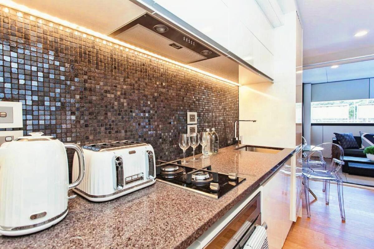 Spacious One Bedroom Apartment In Newmarket Auckland Eksteriør billede